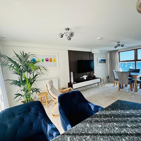 Marina Sea View Apt - Second Floor With Lift, Modern Holyhead Extérieur photo