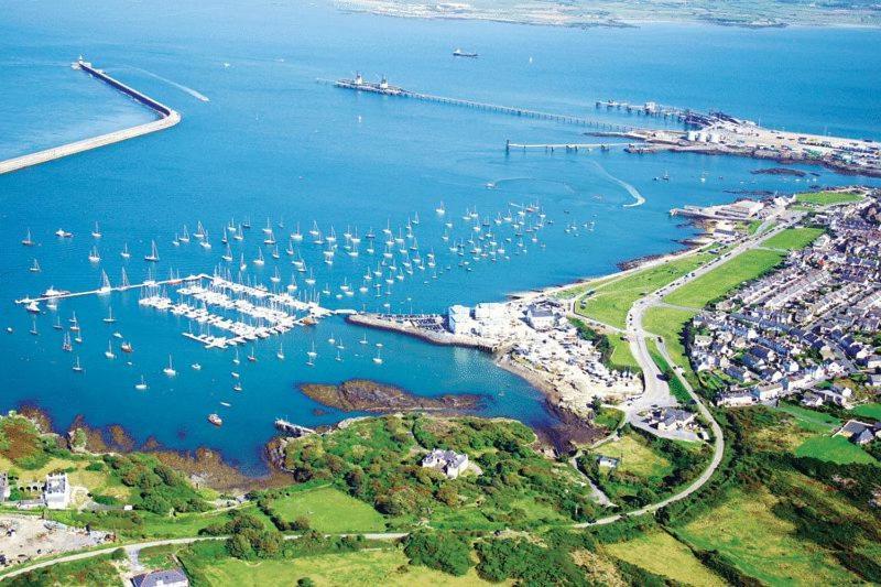 Marina Sea View Apt - Second Floor With Lift, Modern Holyhead Extérieur photo