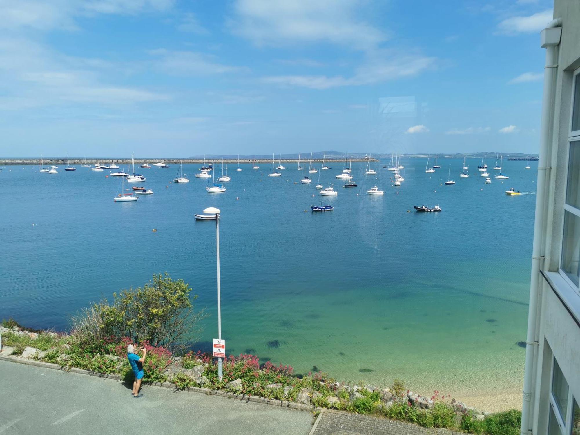 Marina Sea View Apt - Second Floor With Lift, Modern Holyhead Extérieur photo